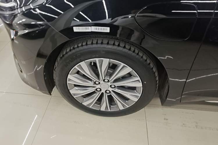 Used Hongqi E-QM5 2024 450km Range Commuter Version Left Front Wheel Hub