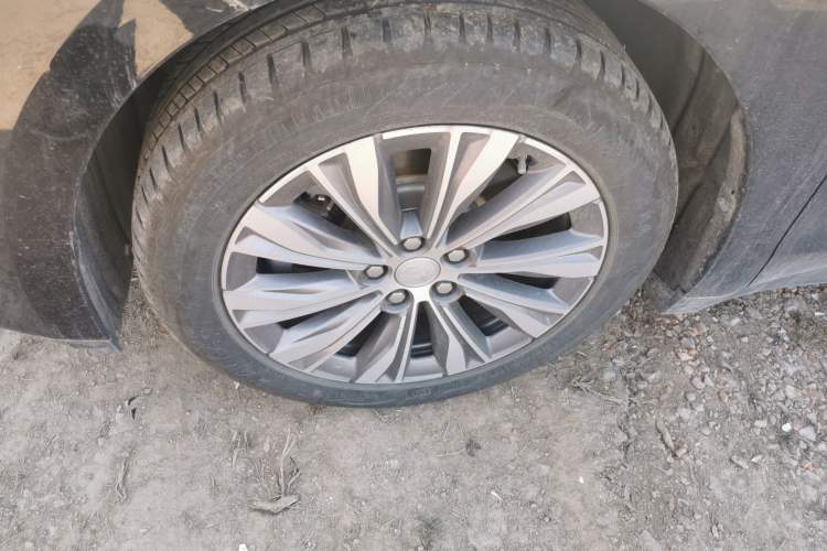 Used Hongqi E-QM5 2024 500km Range Edition Left Front Wheel Hub
