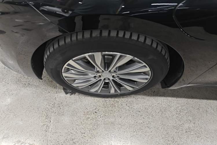 Used Hongqi E-QM5 2024 500km Range Edition Left Front Wheel Hub