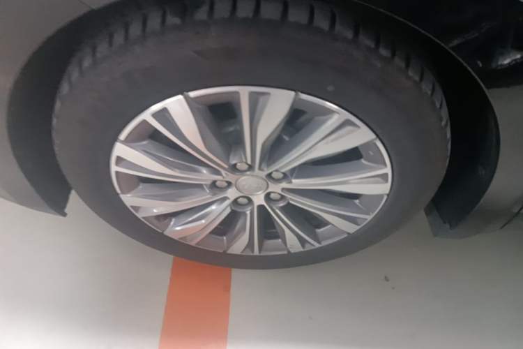 Used Hongqi E-QM5 2024 610 km PLUS Left Front Wheel Hub