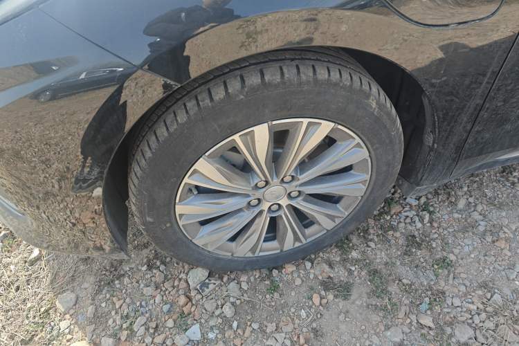 Used Hongqi E-QM5 2024 500km Range Edition Left Front Wheel Hub