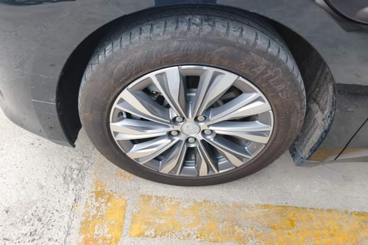Used Hongqi E-QM5 2024 500km Range Edition Left Front Wheel Hub