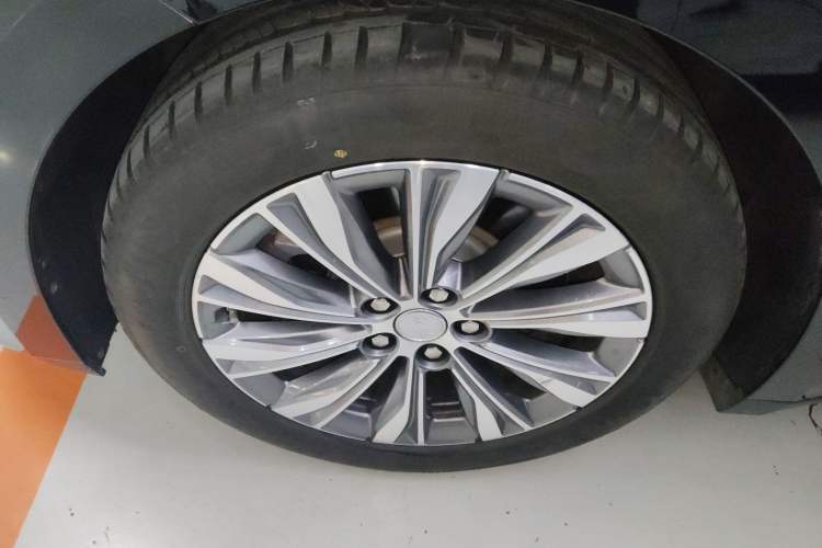 Used Hongqi E-QM5 2024 560km PLUS Left Front Wheel Hub