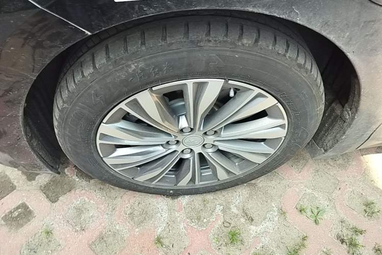 Used Hongqi E-QM5 2024 560km PLUS Left Front Wheel Hub