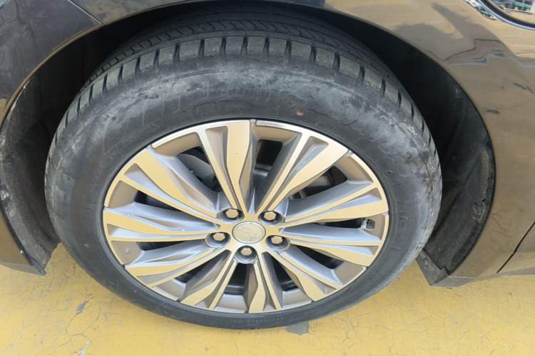 Used Hongqi E-QM5 2024 560km PLUS Left Front Wheel Hub