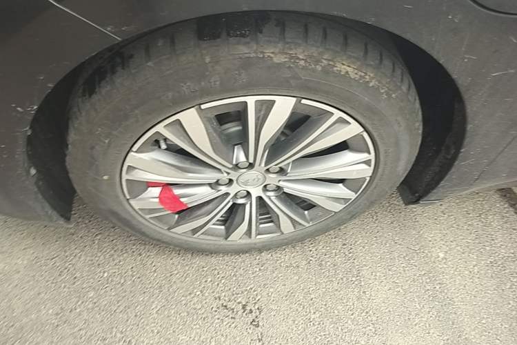 Used Hongqi E-QM5 2024 610 km PLUS Left Front Wheel Hub
