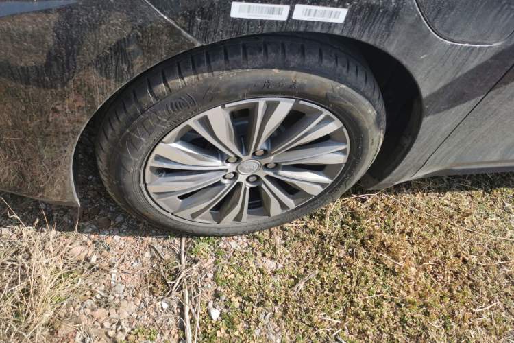 Used Hongqi E-QM5 2024 500km Range Edition Left Front Wheel Hub