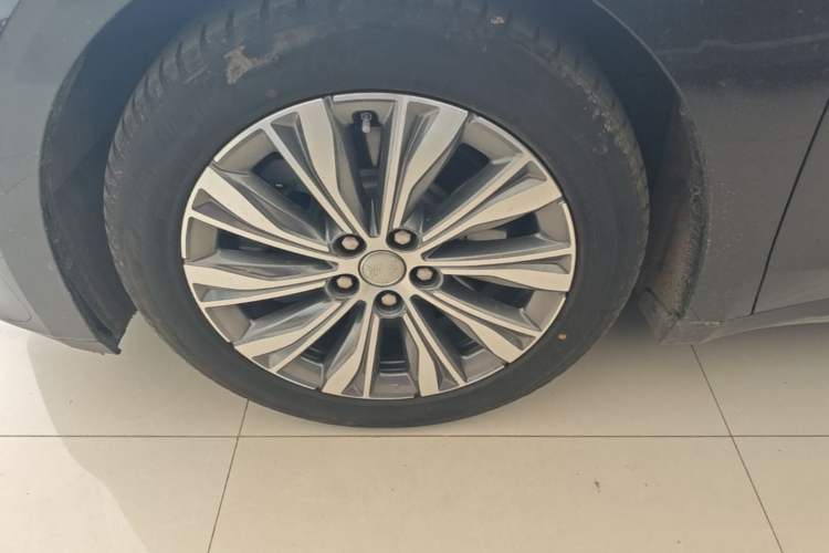 Used Hongqi E-QM5 2024 560km PLUS Left Front Wheel Hub