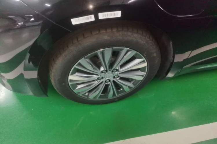 Used Hongqi E-QM5 2024 500km Range Edition Left Front Wheel Hub