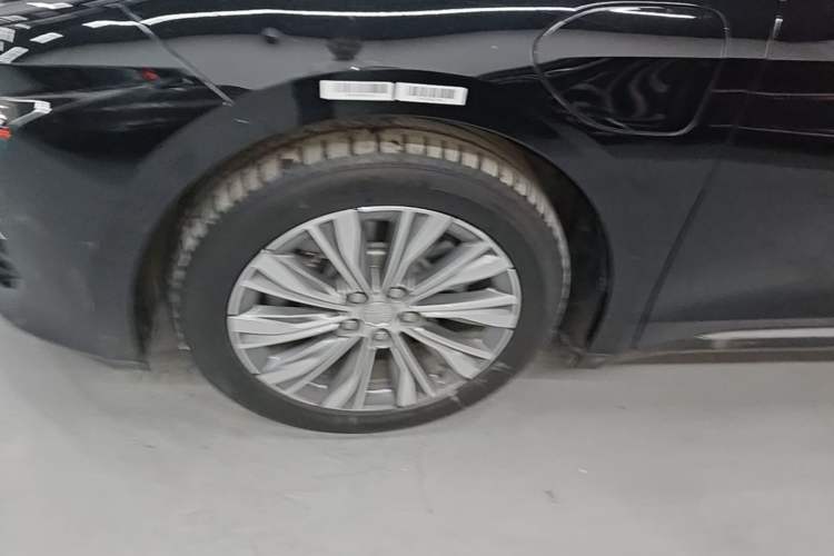 Used Hongqi E-QM5 2024 500km Range Edition Left Front Wheel Hub