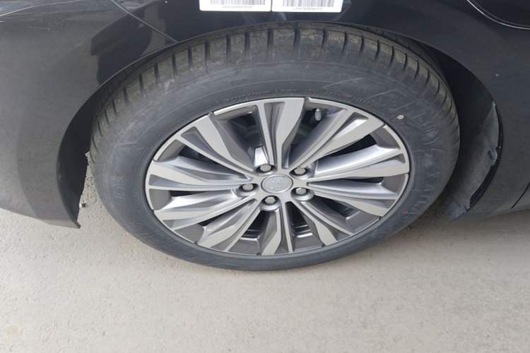 Used Hongqi E-QM5 2024 560km PLUS Left Front Wheel Hub