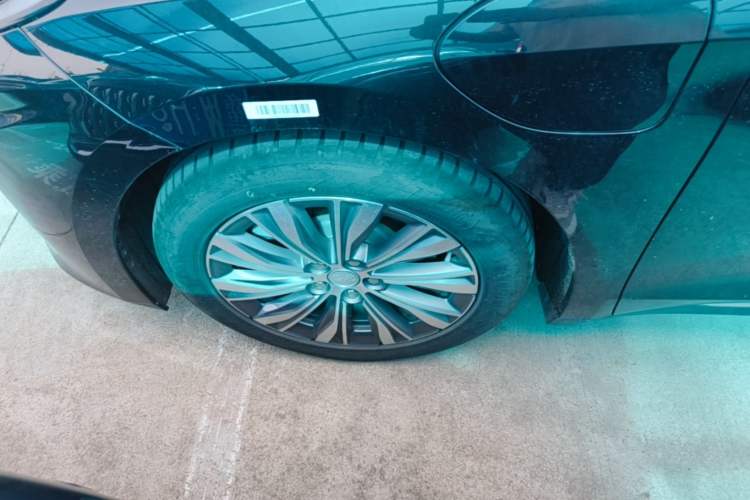 Used Hongqi E-QM5 2024 560km PLUS Left Front Wheel Hub