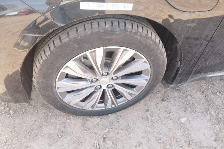 Used Hongqi E-QM5 2024 500km Range Edition Left Front Wheel Hub