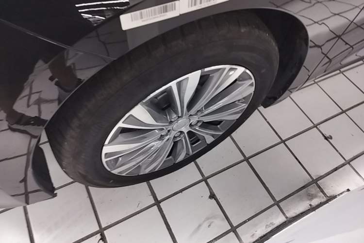 Used Hongqi E-QM5 2024 560km PLUS Left Front Wheel Hub
