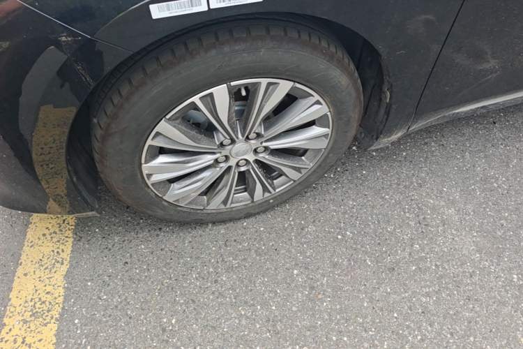 Used Hongqi E-QM5 2024 450km Range Commuter Version Left Front Wheel Hub
