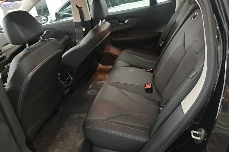 Used Hongqi E-QM5 2024 450km Range Commuter Version Left Rear Seat