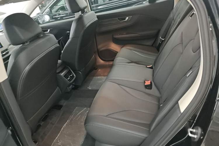 Used Hongqi E-QM5 2024 450km Range Commuter Version Left Rear Seat
