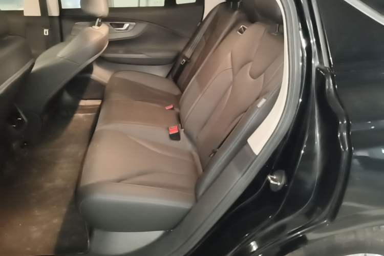 Used Hongqi E-QM5 2024 450km Range Commuter Version Left Rear Seat