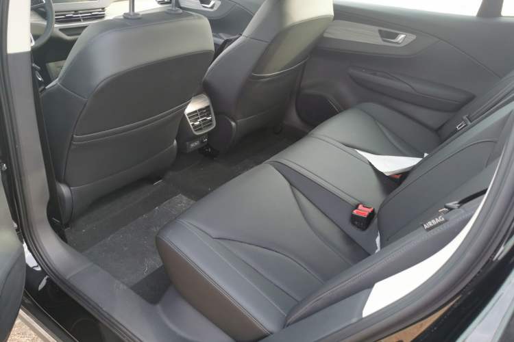 Used Hongqi E-QM5 2024 500km Range Edition Left Rear Seat