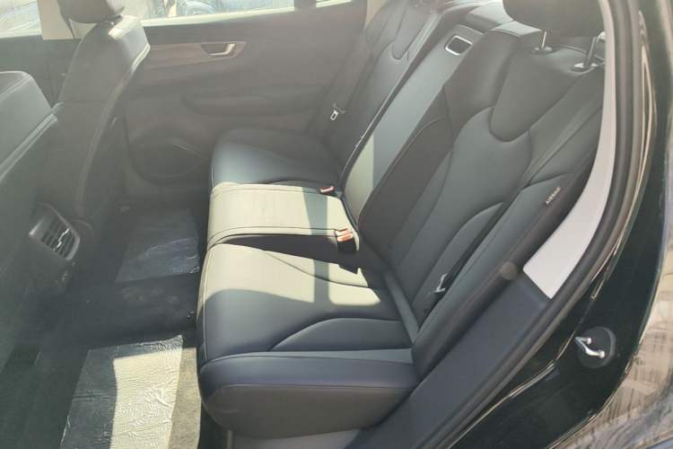 Used Hongqi E-QM5 2024 450km Range Commuter Version Left Rear Seat
