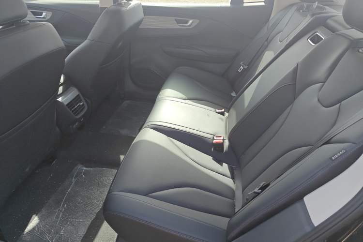 Used Hongqi E-QM5 2024 500km Range Edition Left Rear Seat