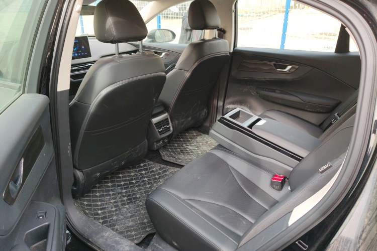 Used Hongqi E-QM5 2024 450km Range Commuter Version Left Rear Seat