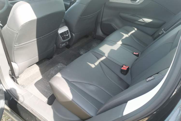 Used Hongqi E-QM5 2024 500km Range Edition Left Rear Seat