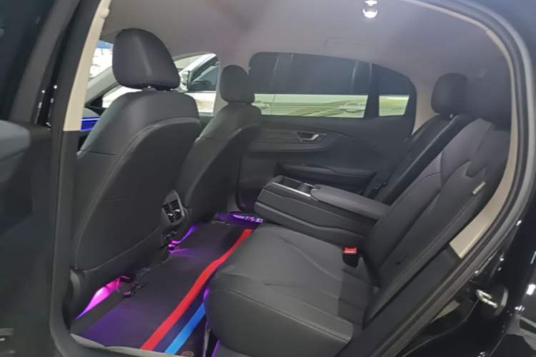 Used Hongqi E-QM5 2024 450km Range Commuter Version Left Rear Seat
