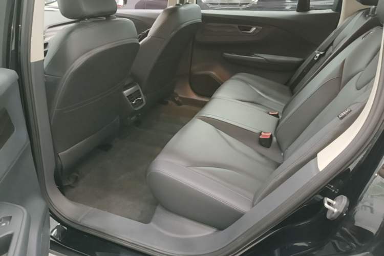Used Hongqi E-QM5 2024 450km Range Commuter Version Left Rear Seat