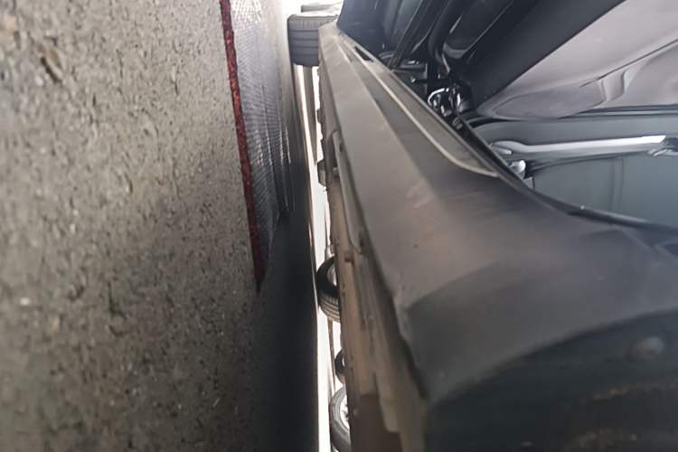 Used Hongqi E-QM5 2024 610 km PLUS Left Side Sill