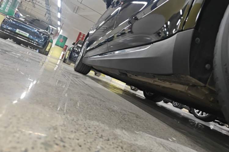 Used Hongqi E-QM5 2024 560km PLUS Left Side Sill