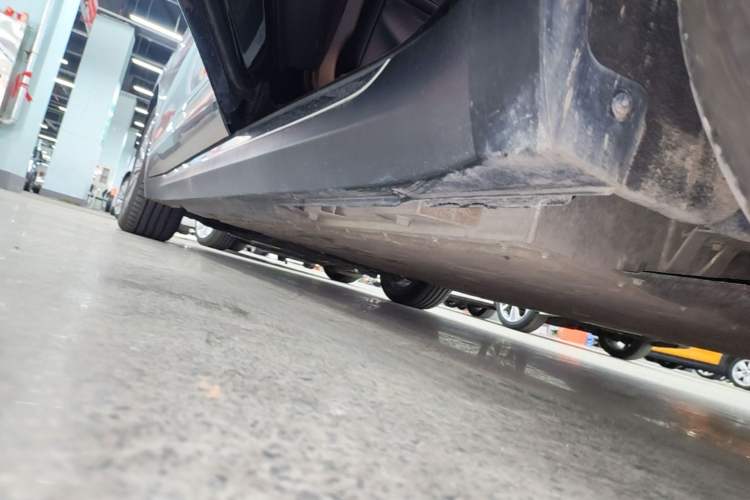 Used Hongqi E-QM5 2024 610 km PLUS Left Side Sill