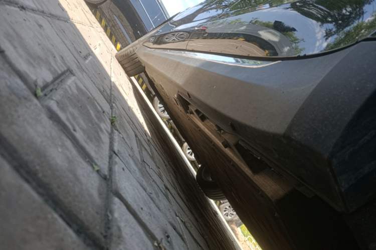 Used Hongqi E-QM5 2024 450km Range Commuter Version Left Side Sill