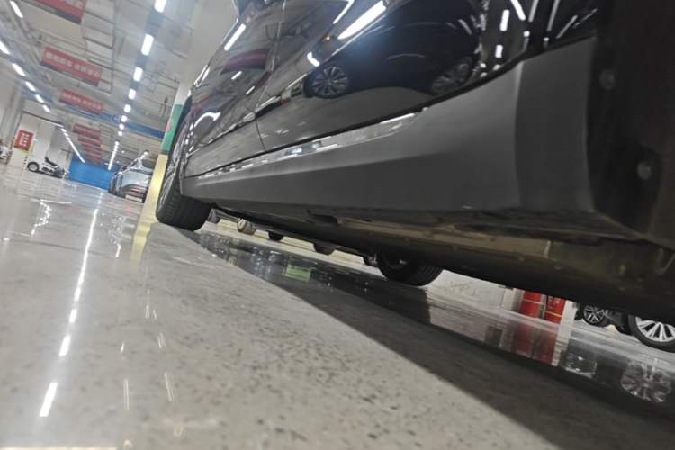 Used Hongqi E-QM5 2024 500km Range Edition Left Side Sill