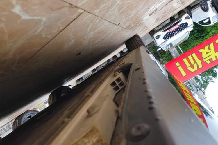Used Hongqi E-QM5 2024 450km Range Commuter Version Left Side Sill