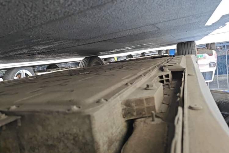 Used Hongqi E-QM5 2024 450km Range Commuter Version Left Side Sill