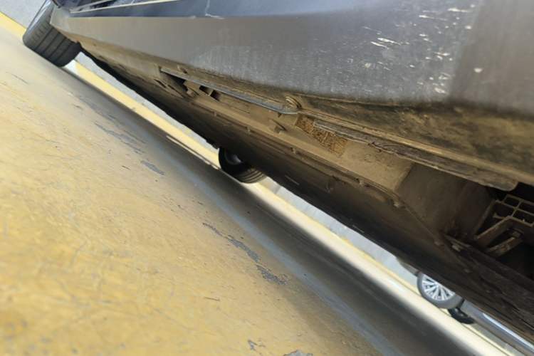 Used Hongqi E-QM5 2024 560km PLUS Left Side Sill