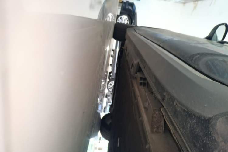 Used Hongqi E-QM5 2024 610 km PLUS Left Side Sill