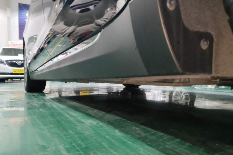 Used Hongqi E-QM5 2024 610 km PLUS Left Side Sill
