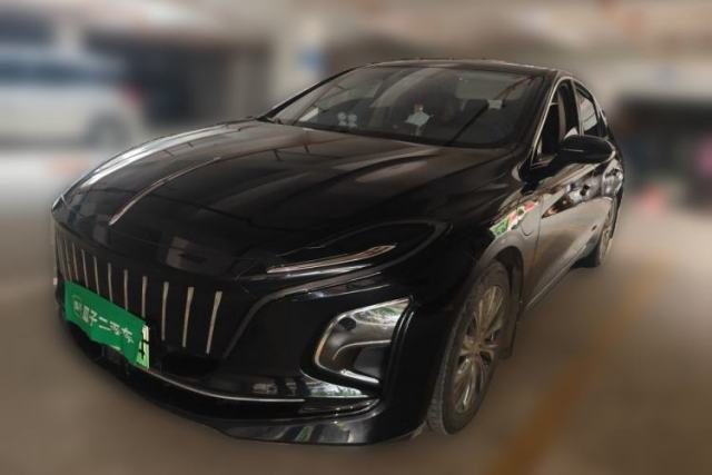 Ojetý Hongqi E-QM5 2024 500km Range Edition