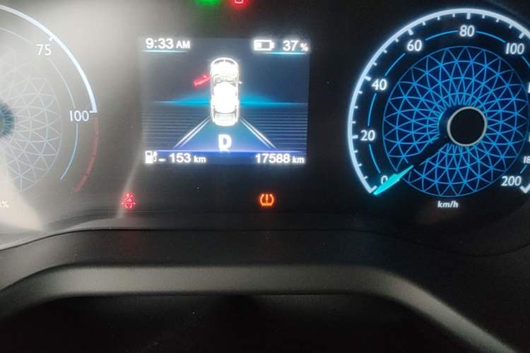 Used Hongqi E-QM5 2024 450km Range Commuter Version Odometer Close Up