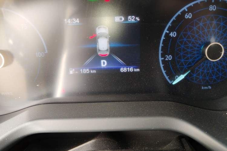 Used Hongqi E-QM5 2024 450km Range Commuter Version Odometer Close Up