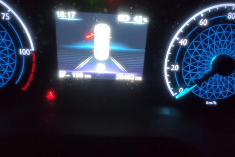 Used Hongqi E-QM5 2024 450km Range Commuter Version Odometer Close Up