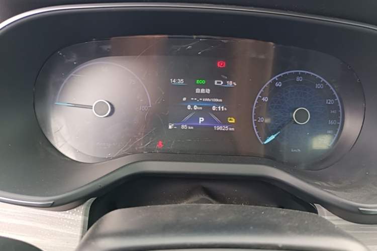 Used Hongqi E-QM5 2024 500km Range Edition Odometer Close Up