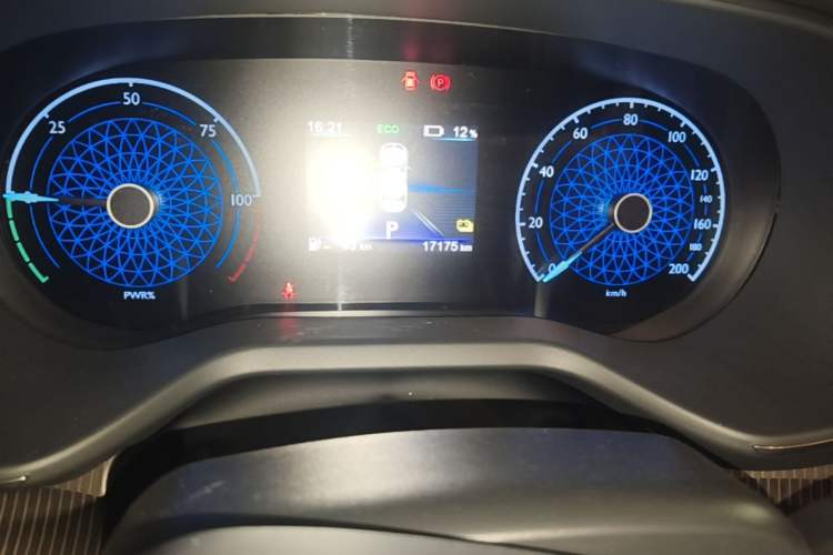 Used Hongqi E-QM5 2024 450km Range Commuter Version Odometer Close Up