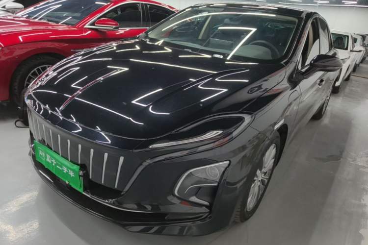 Hongqi E-QM5 2024 610 km PLUS
