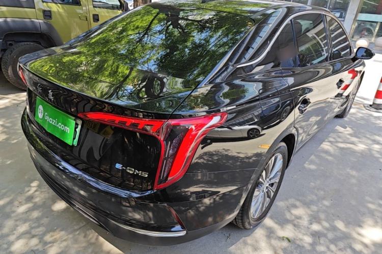 Used Hongqi E-QM5 2024 500km Range Edition Rear Right 45 Deg