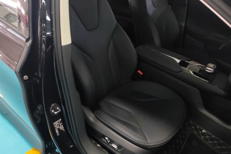 Used Hongqi E-QM5 2024 450km Range Commuter Version Right Front Seat