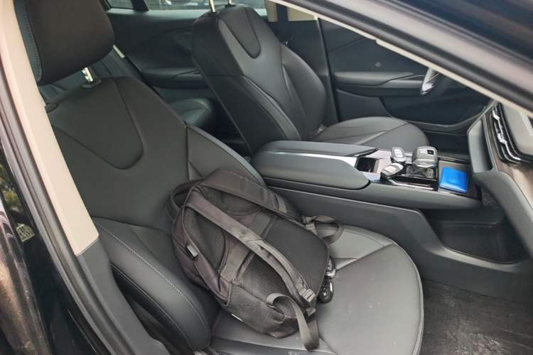 Used Hongqi E-QM5 2024 450km Range Commuter Version Right Front Seat