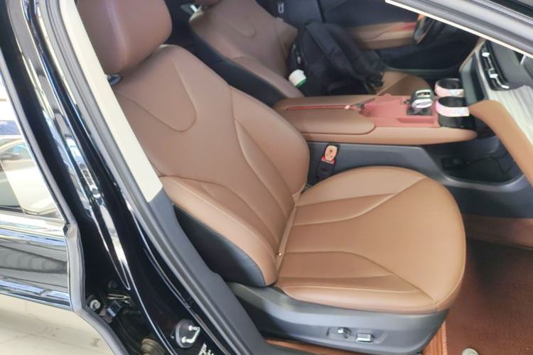 Used Hongqi E-QM5 2024 610 km PLUS Right Front Seat
